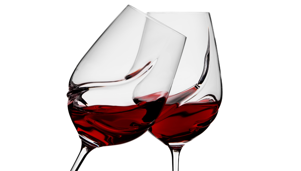 2 verres de vin rouge sur fond transparent