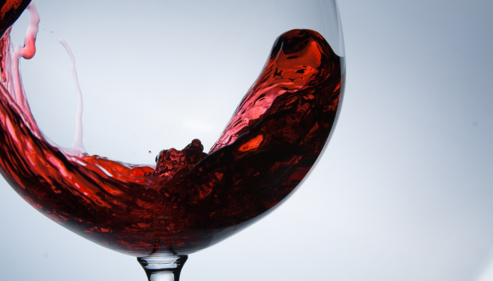 vin rouge dans un verre
