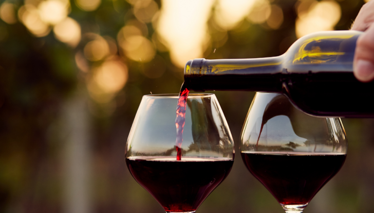 servir un verre de vin